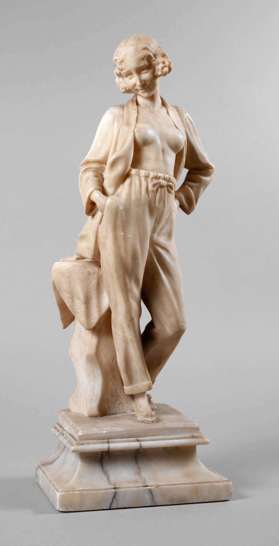 Mädchenhalbakt Alabaster