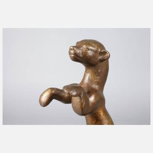 T. J. Häkkinen, stehendes Wiesel