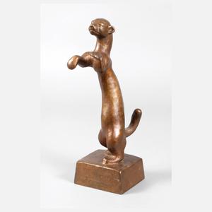 T. J. Häkkinen, stehendes Wiesel