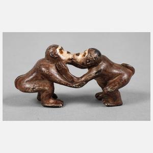 Wiener Miniaturbronze küssende Affen