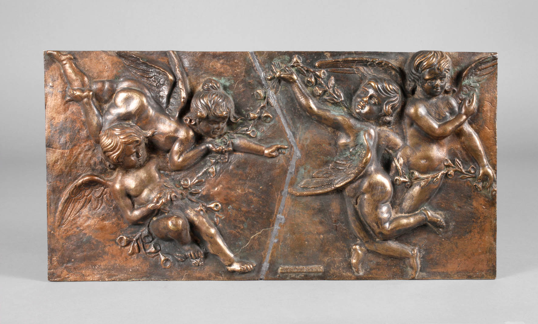 Bronzerelief mit Engeln