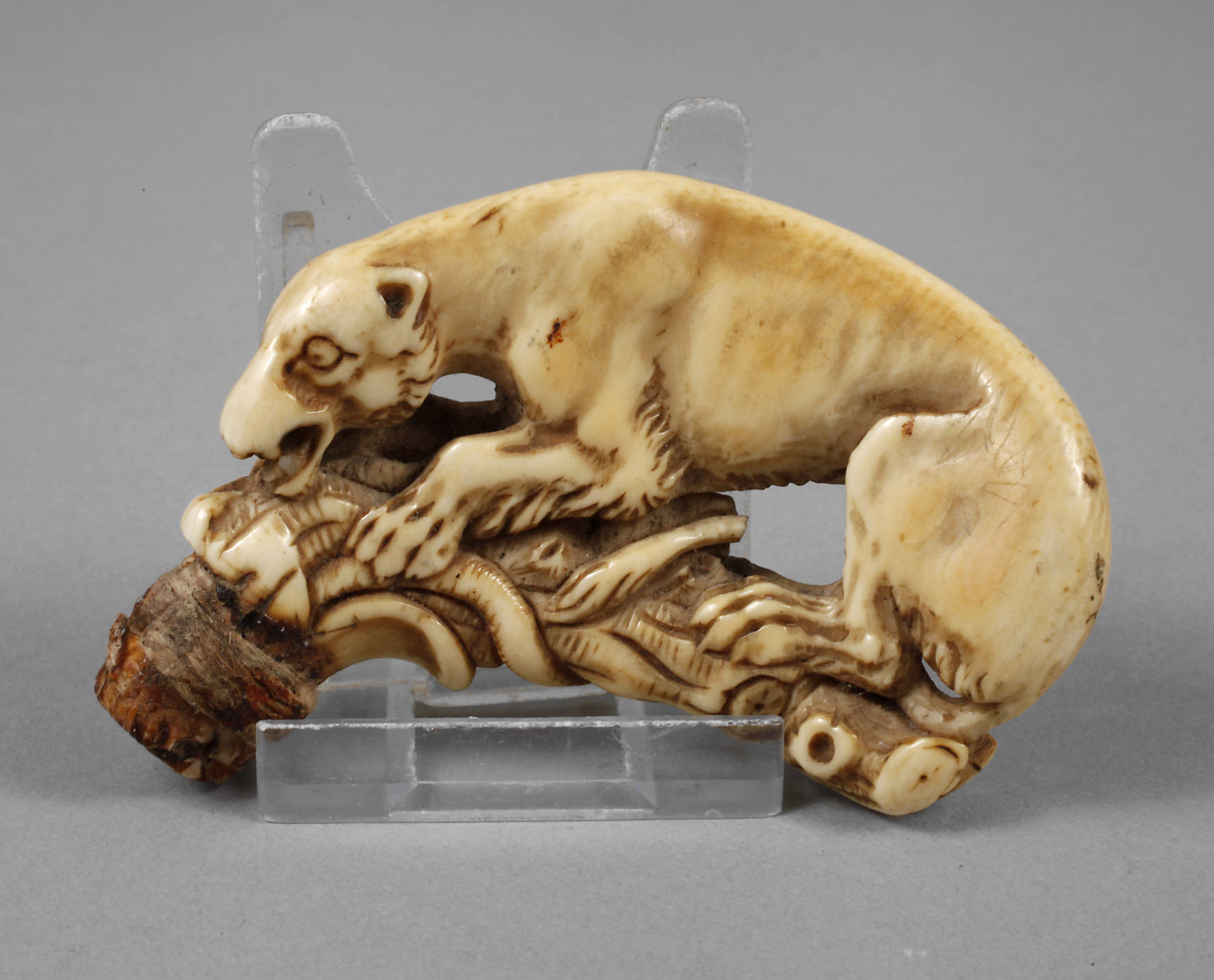 Elfenbeinschnitzerei