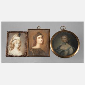 Drei Elfenbeinminiaturen