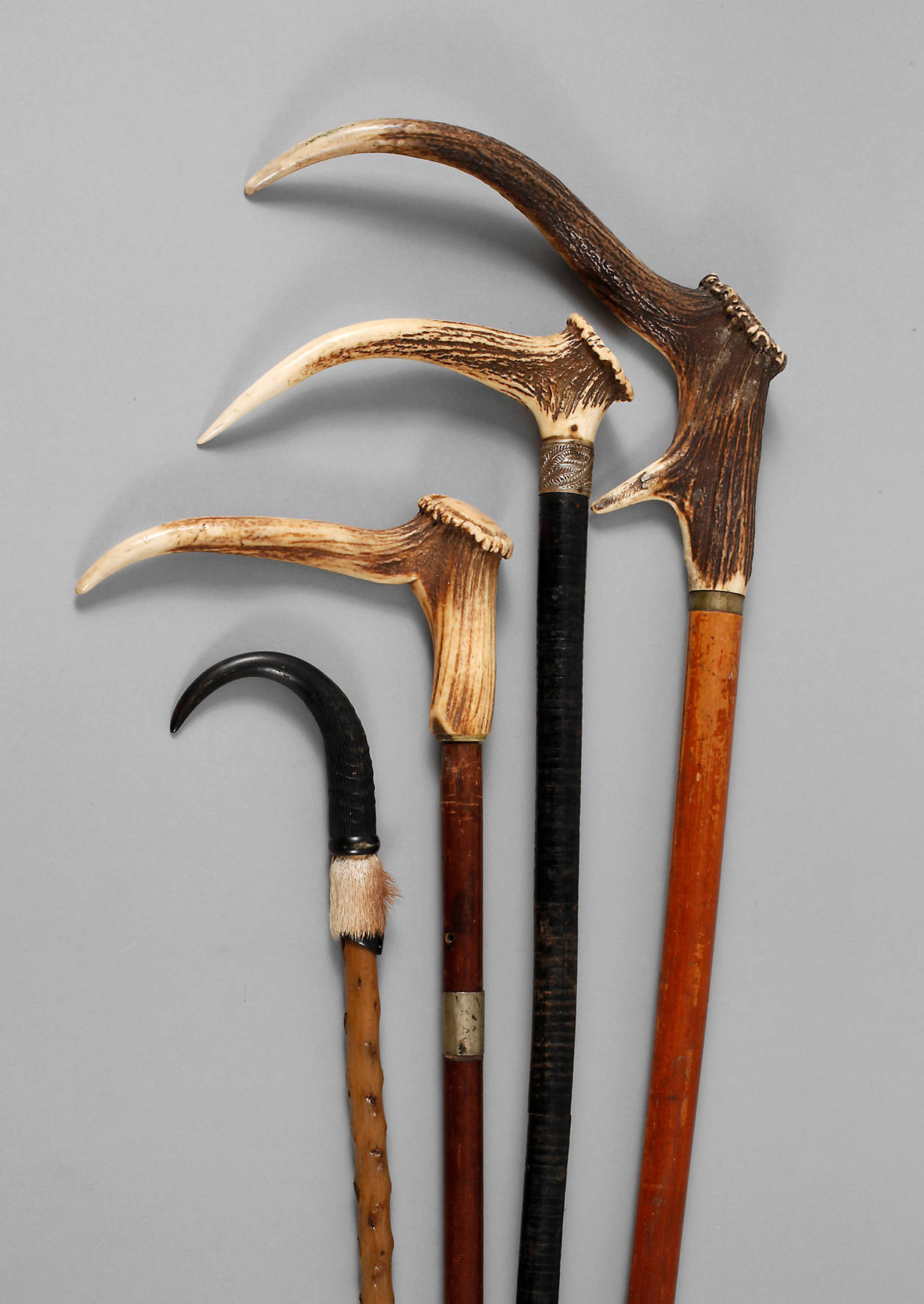 Vier jagdliche Spazierstöcke