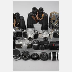 Konvolut Kameras und Ferngläser