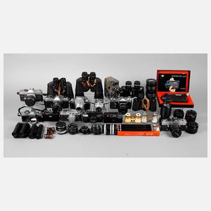 Konvolut Kameras und Ferngläser