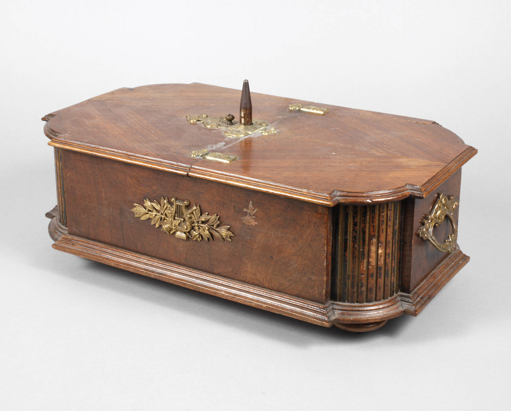 Plattenspieldose als Christbaumständer