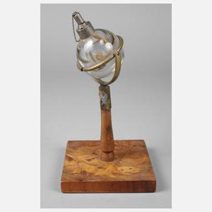 Schiffsöllampe mit kardanischer Aufhängung