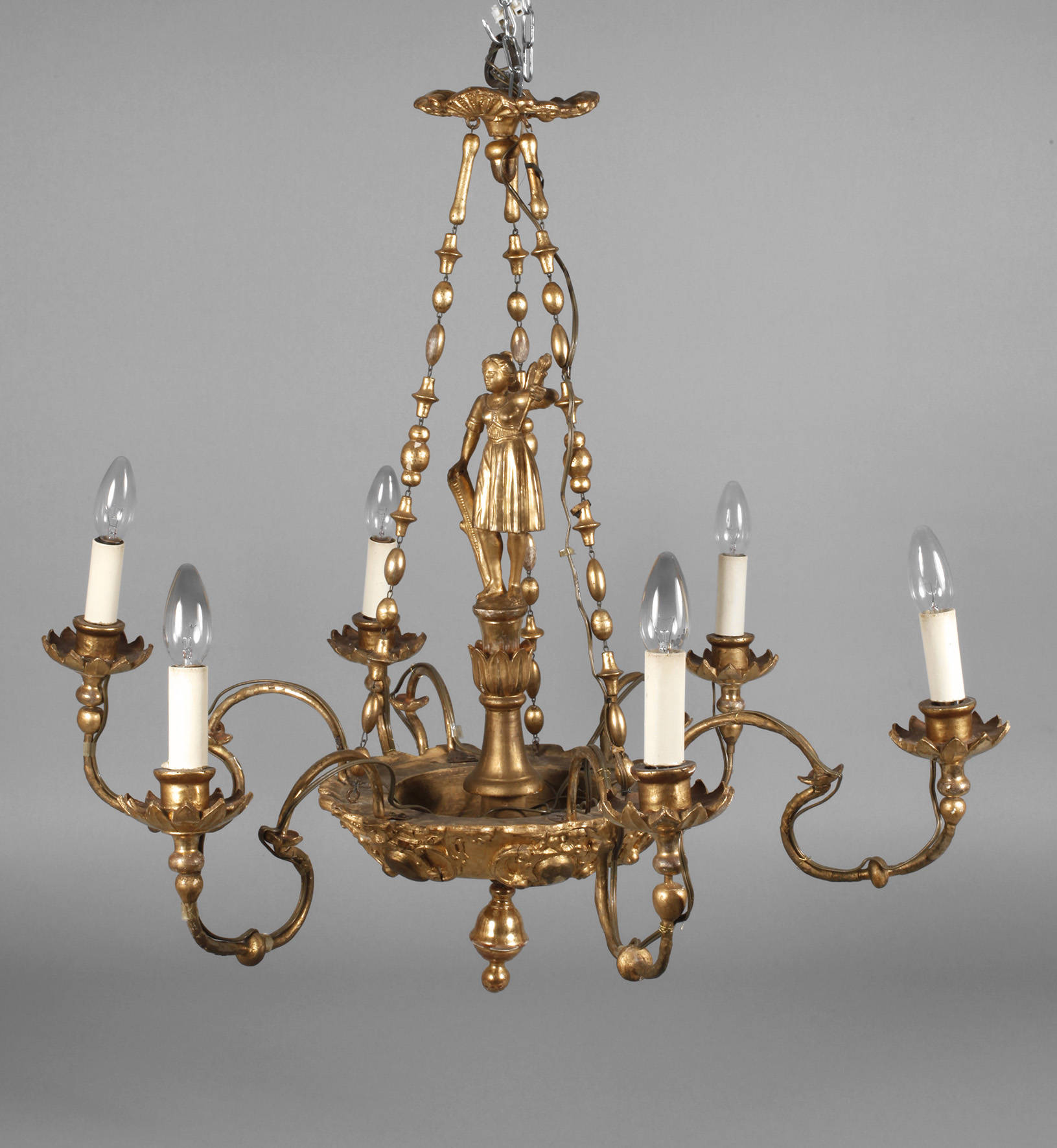 Geschnitzte Deckenlampe