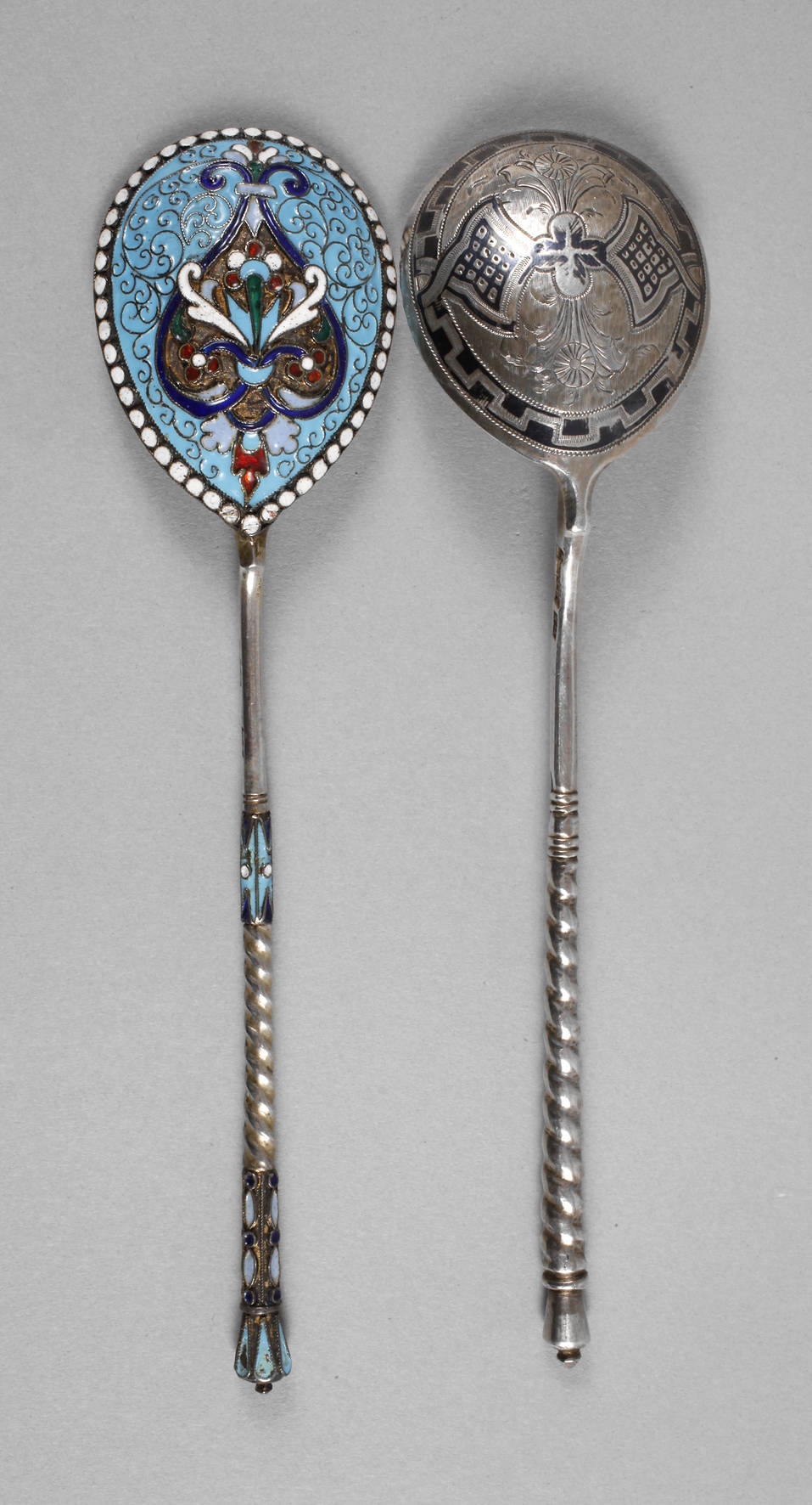 Zwei russische Silberlöffel