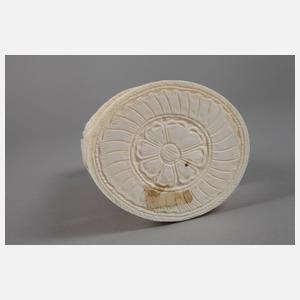 Große Elfenbeinschnitzerei