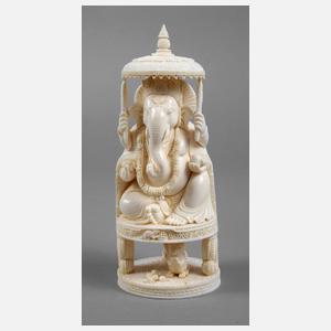 Große Elfenbeinschnitzerei