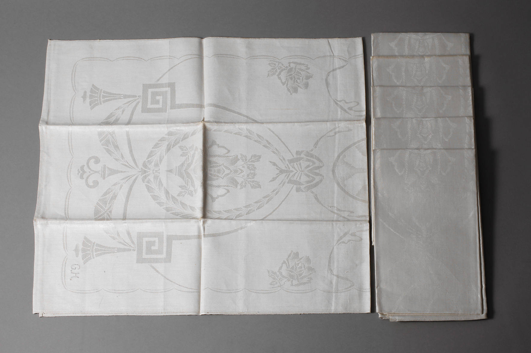 Sechs Handtücher Jugendstil