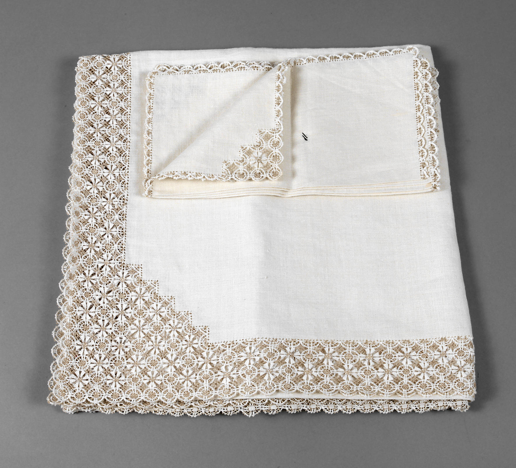 Tischgarnitur Handarbeit