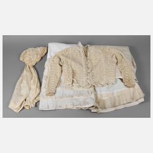 Hochzeitskostüm mit Mantel