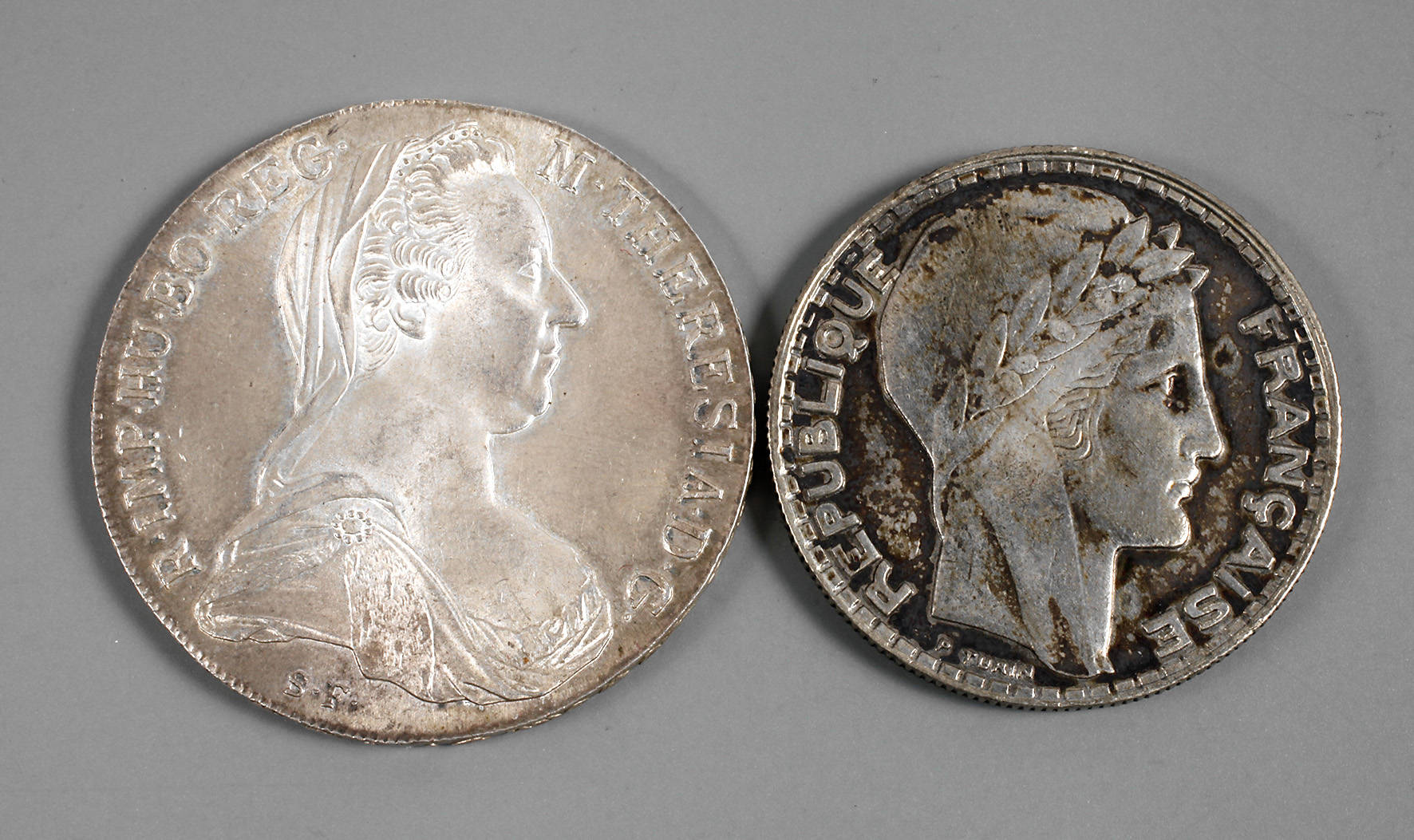 Zwei Silbermünzen