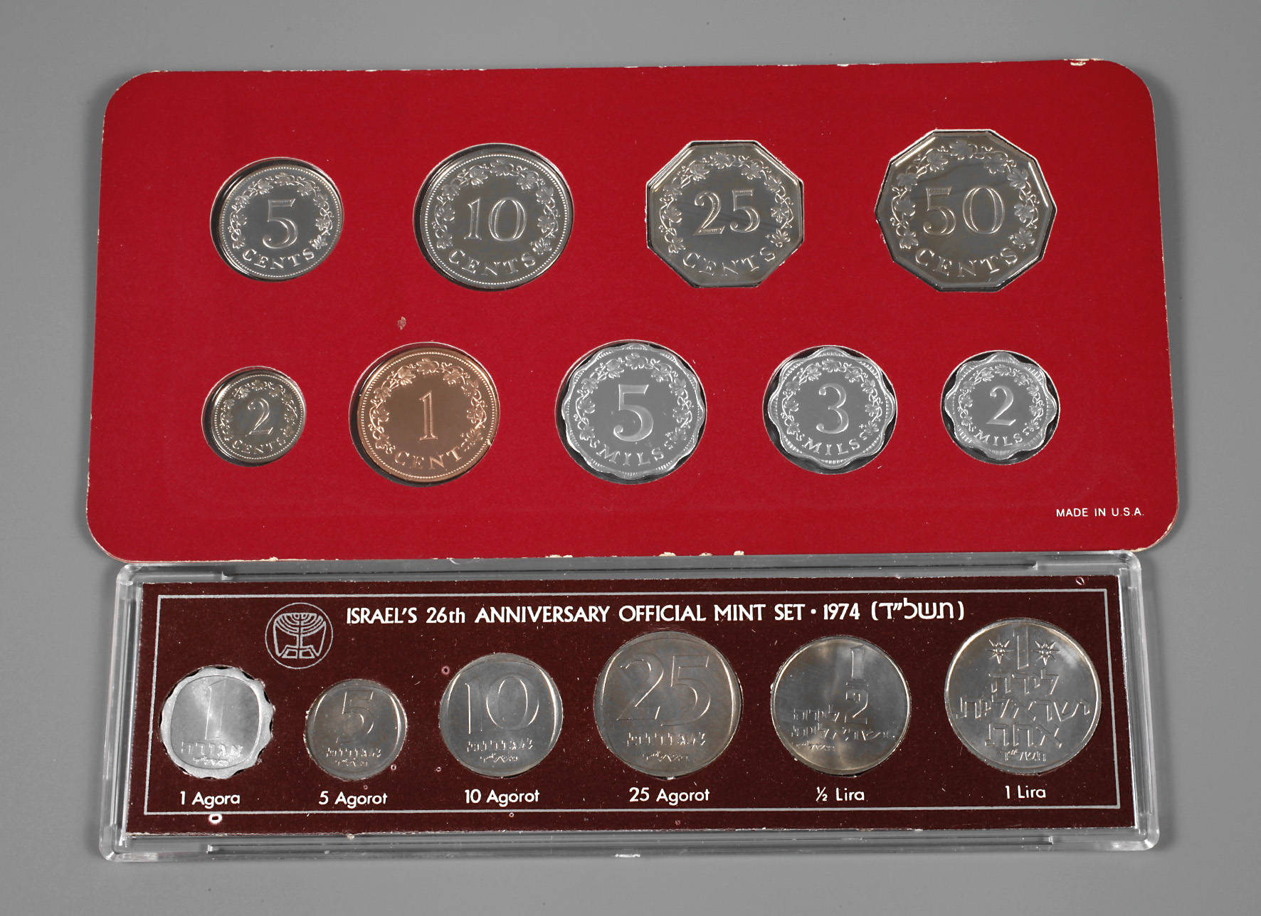 Zwei Münzsätze international