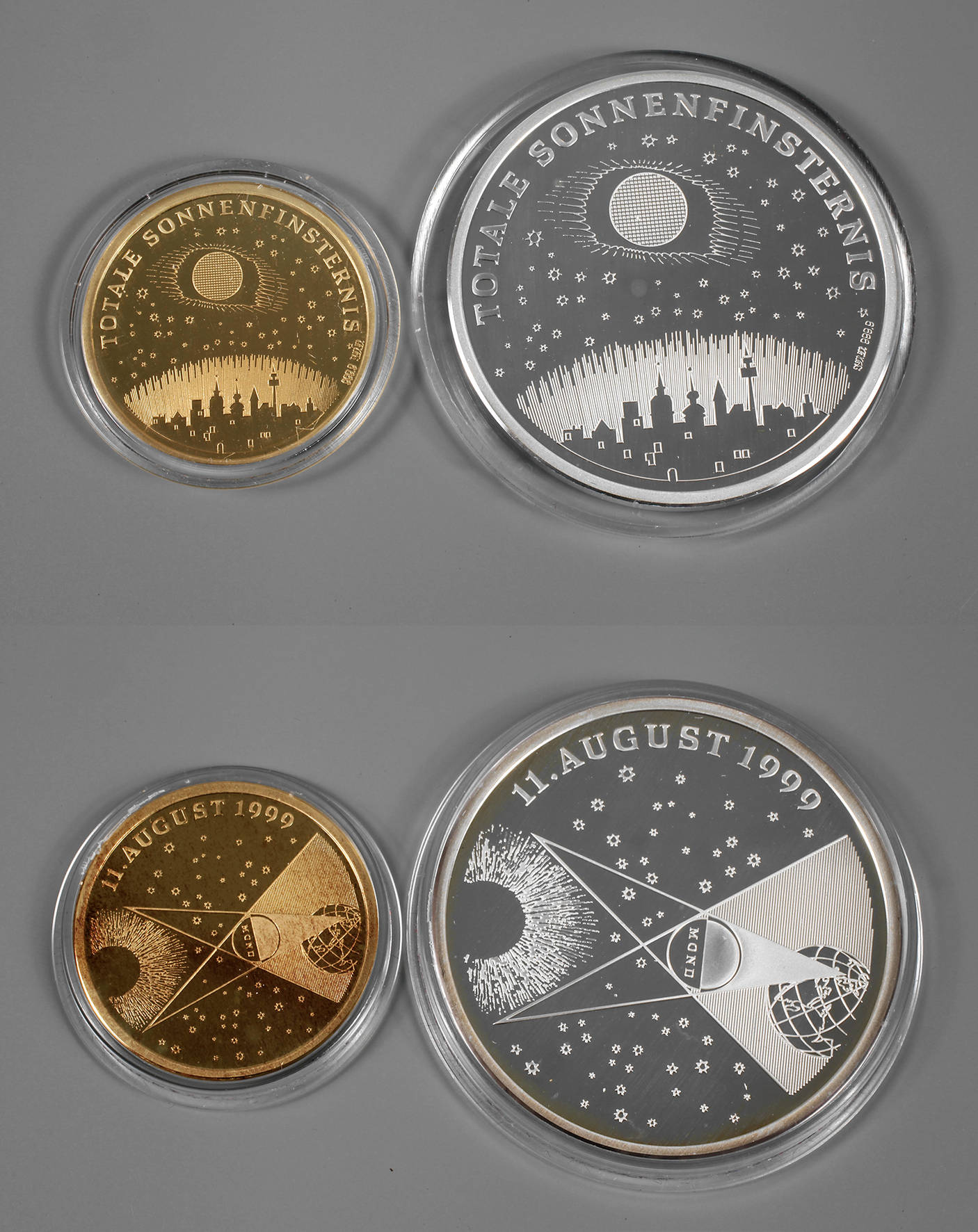 Zwei Medaillen Sonnenfinsternis