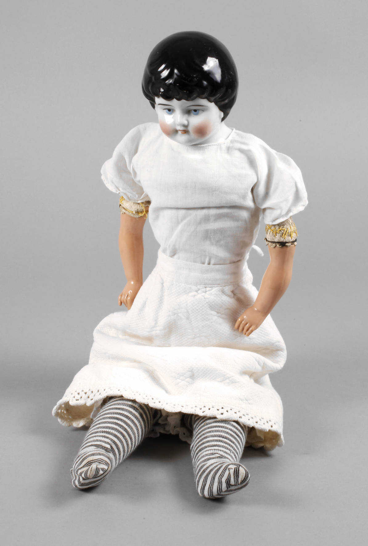 Glasierte Porzellankopfpuppe