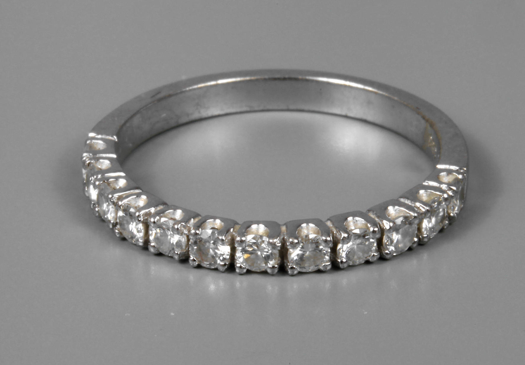 Halbmemoryring mit Brillanten ca. 0,5 ct