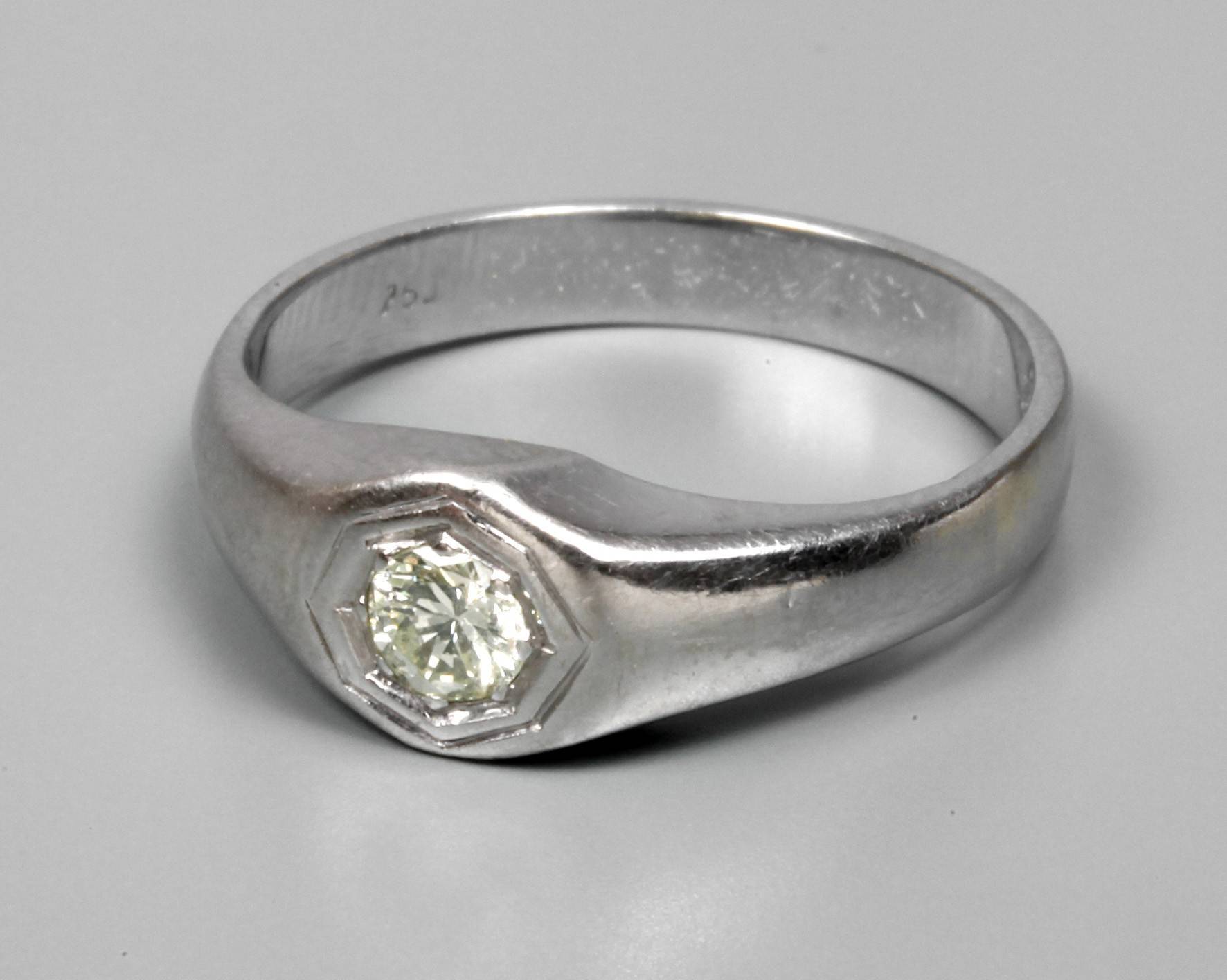 Weißgoldring mit Brillant