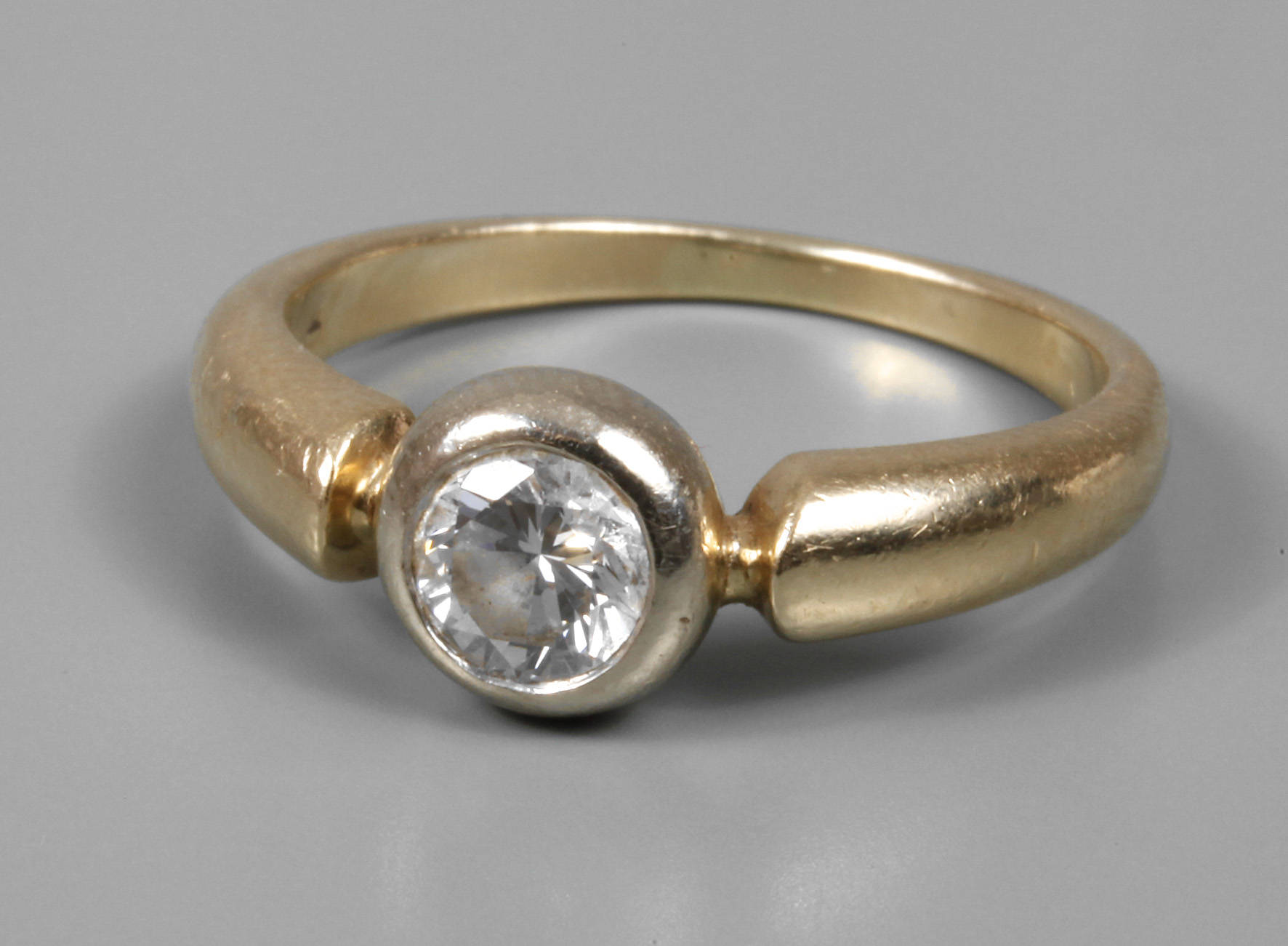 Damenring mit Brillant, 0,47 ct