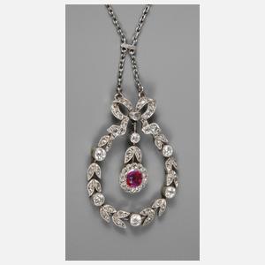 Platincollier mit Brillanten und Rubin