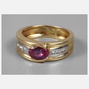 Damenring mit Rubin und Brillanten