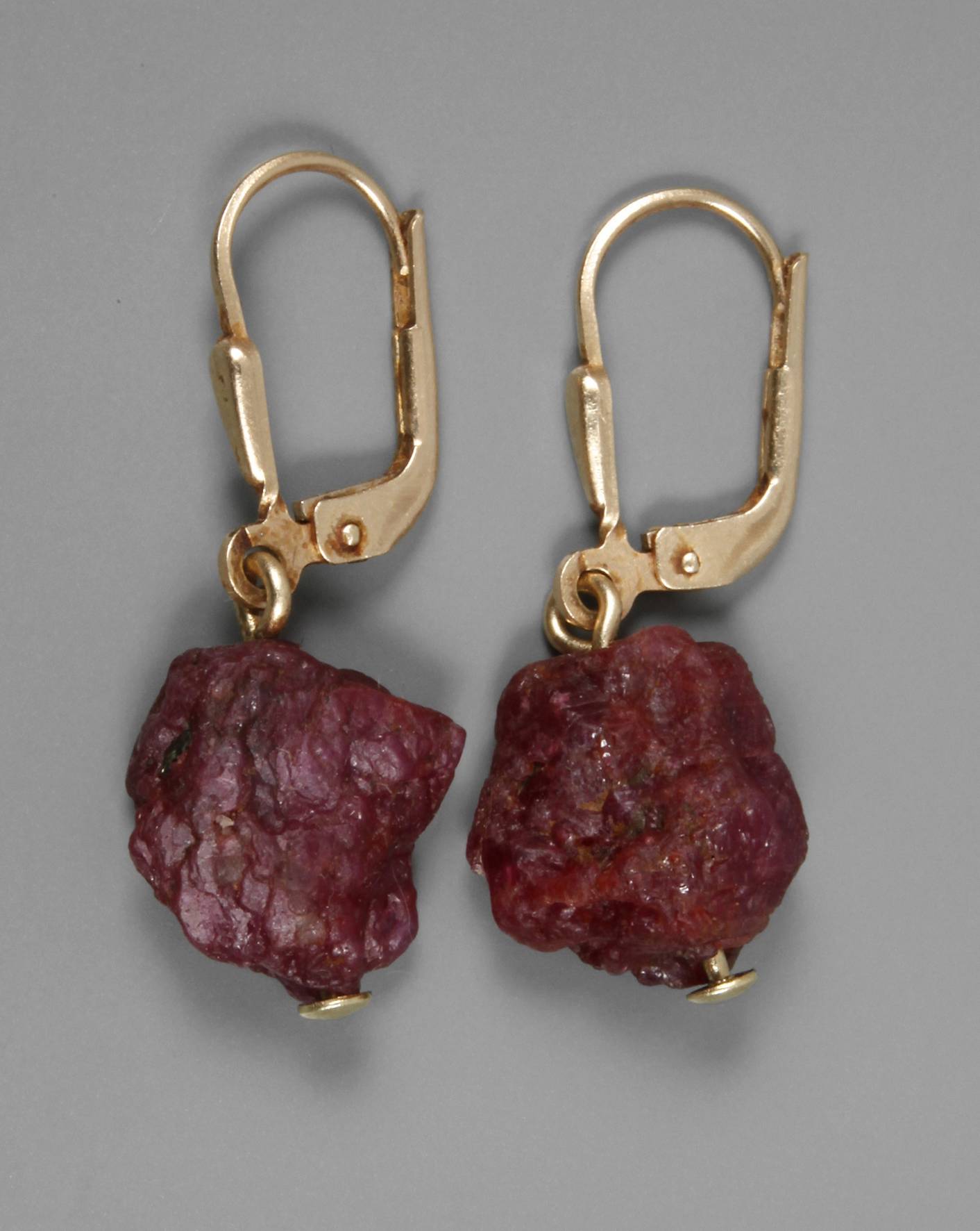 Ohrhänger mit Rubin