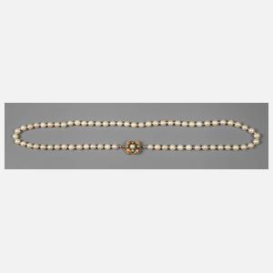 Perlenkette mit Schmuckschließe