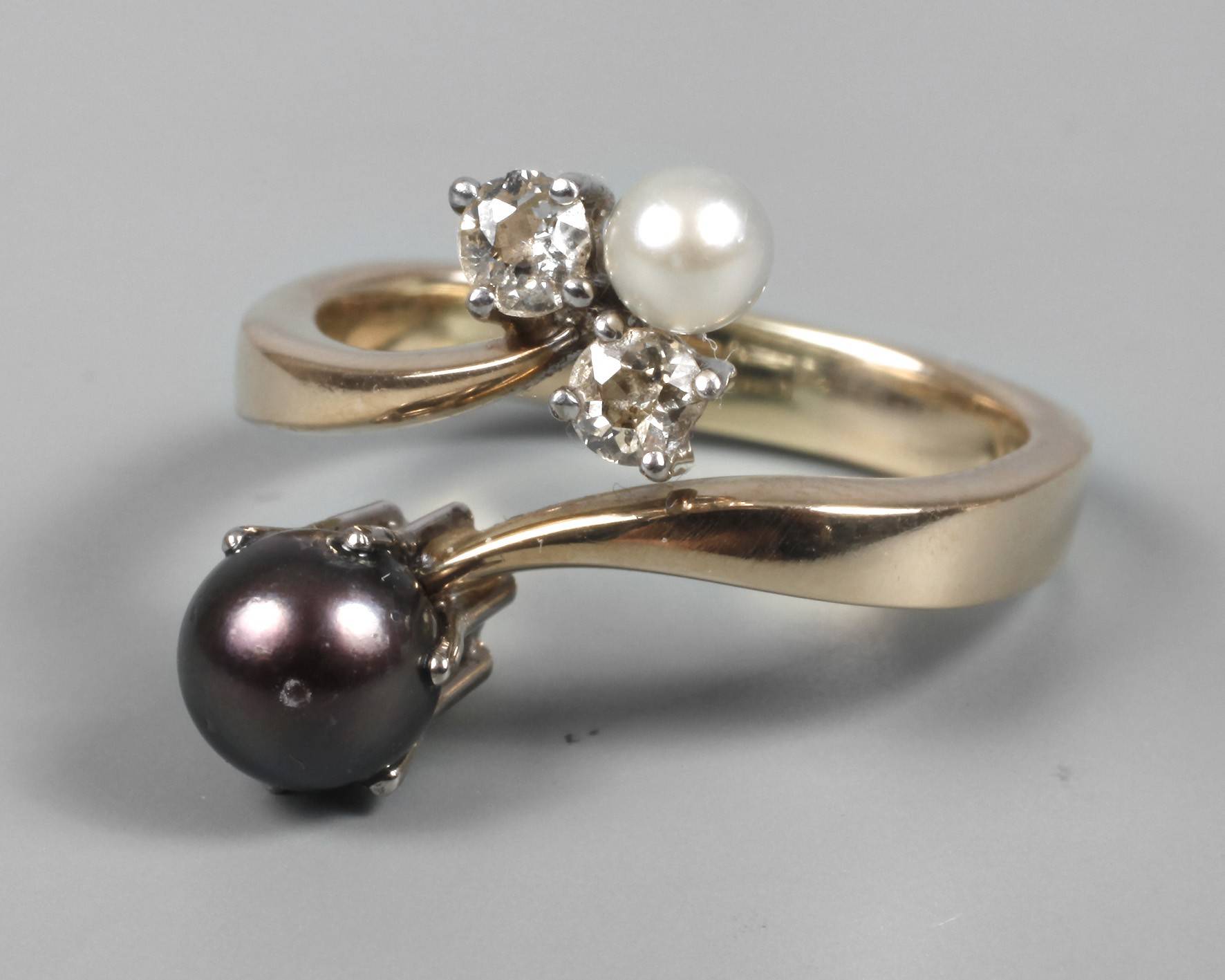 Damenring mit Brillanten und Perlen