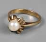 Damenring mit Perle