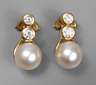 Paar Ohrclips mit Perlen und Brillanten