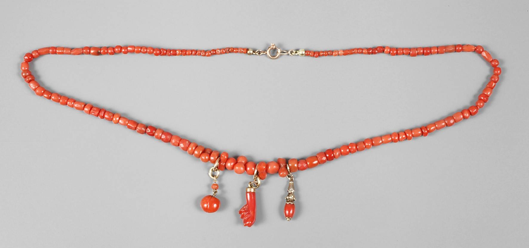 Korallenkette mit Einhängern