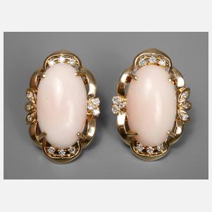 Paar Ohrstecker mit Koralle und Brillanten
