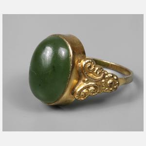 Damenring mit Jadecabochon