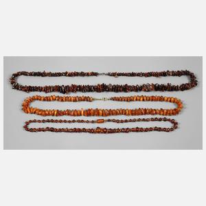 Drei Bernsteinketten