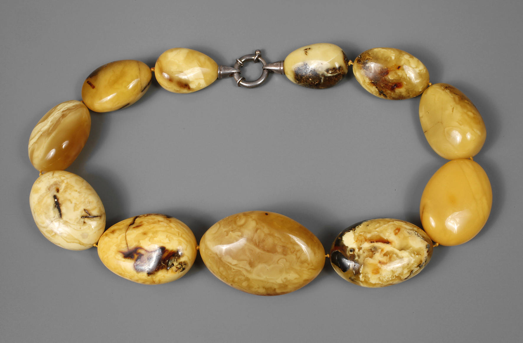 Großes Bernsteincollier