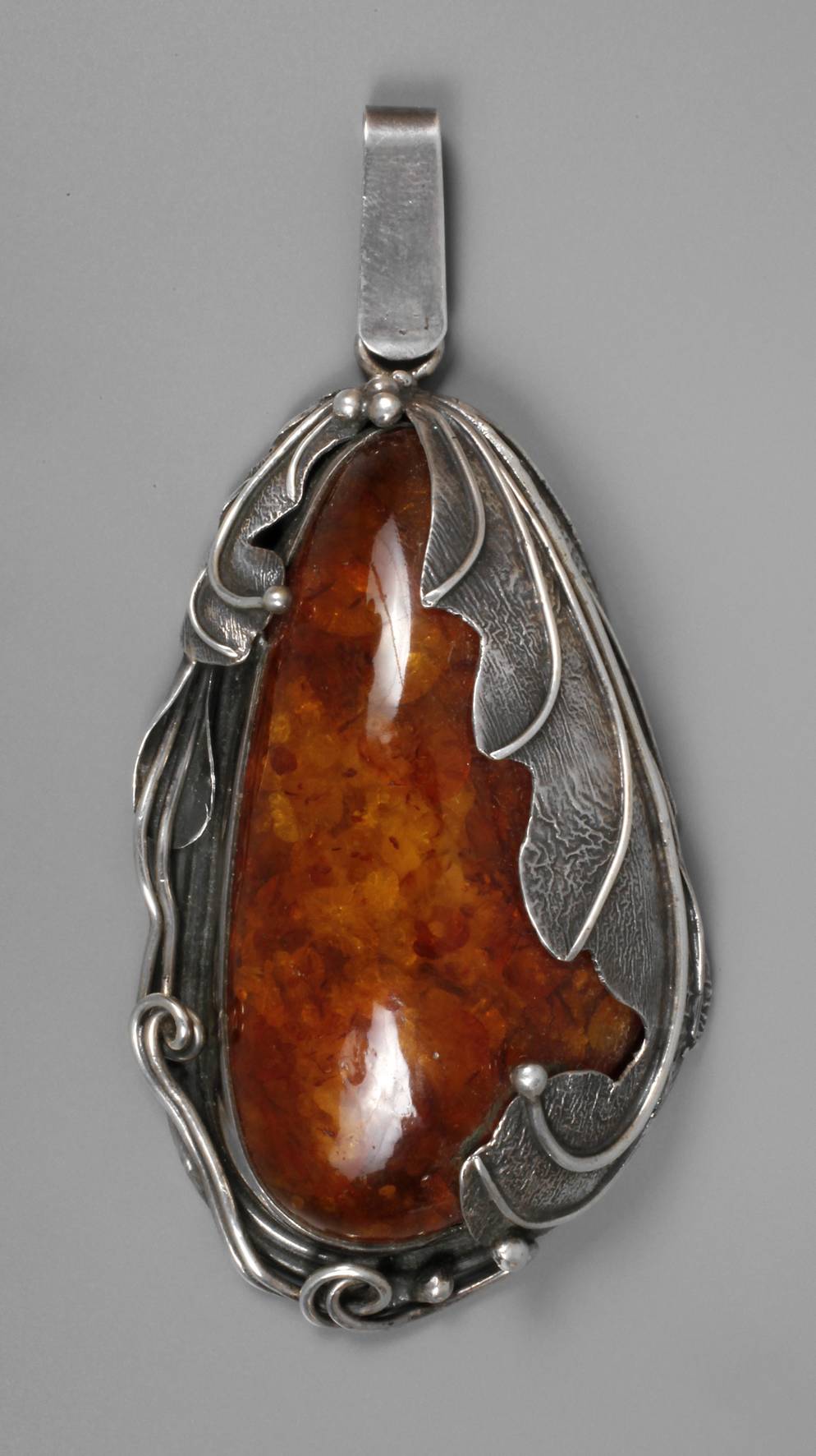 Großer Bernsteinanhänger