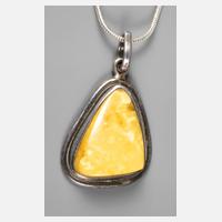 Silberanhänger mit Bernstein an Kette111