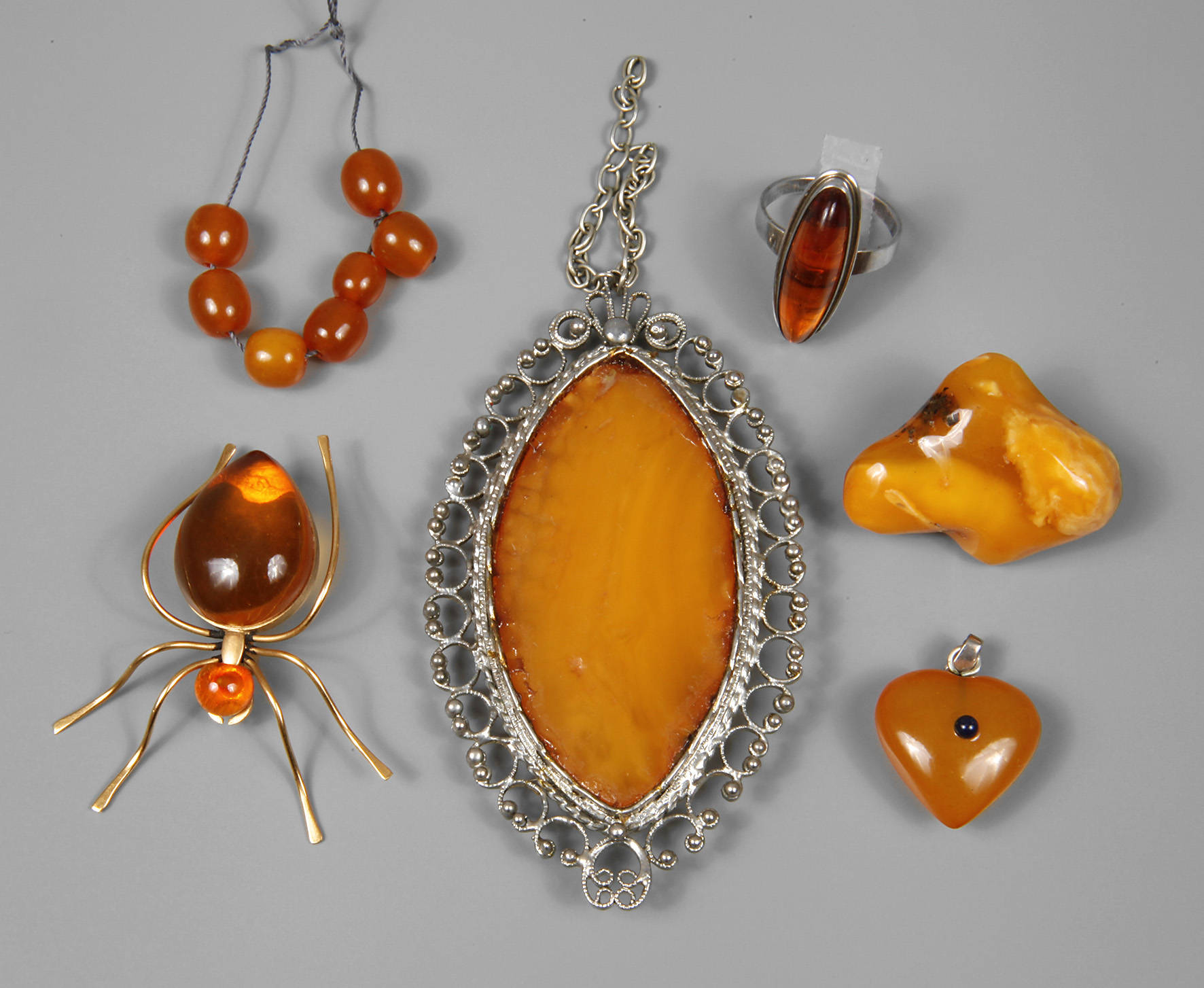 Konvolut Bernsteinschmuck