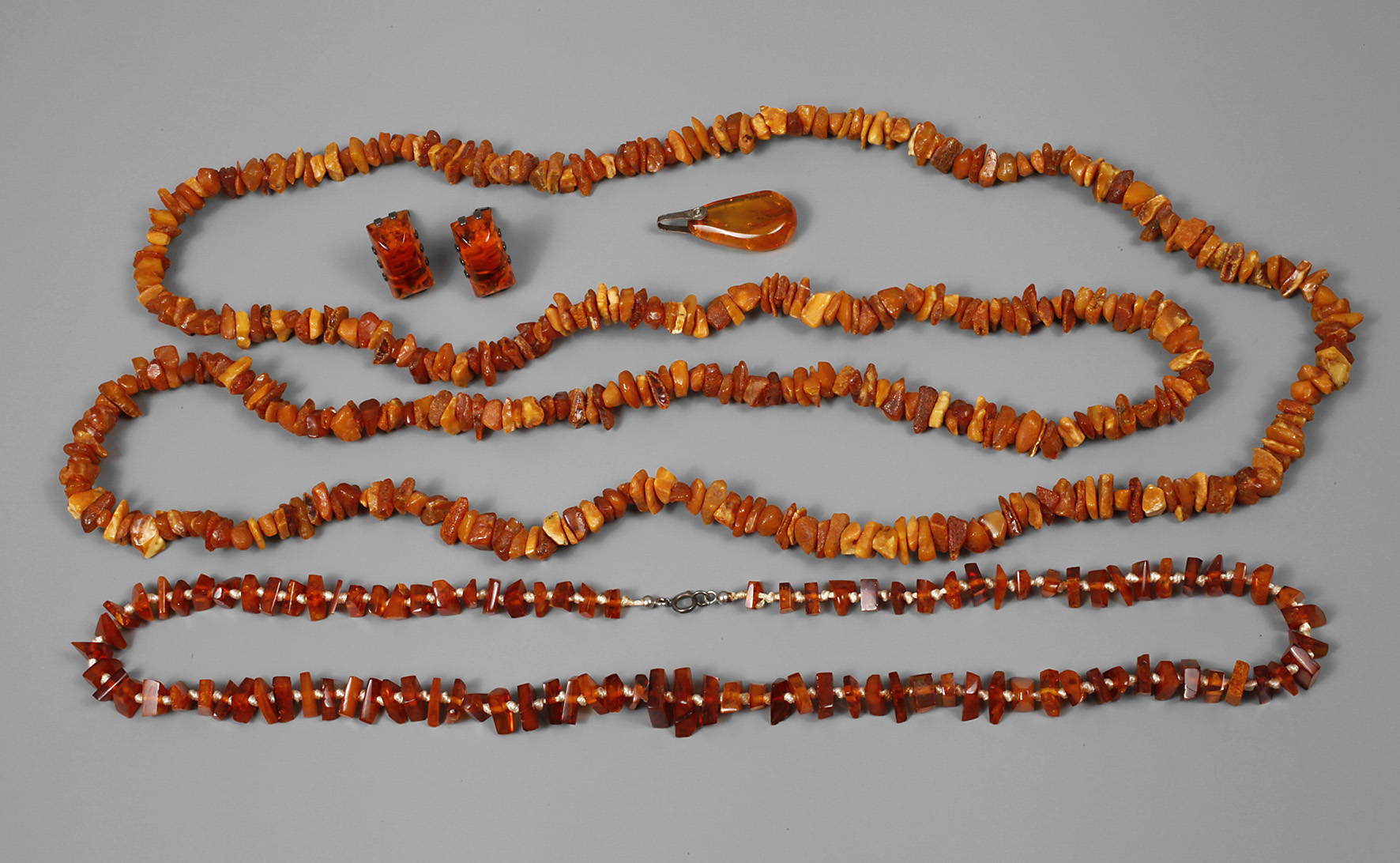 Konvolut Bernsteinschmuck