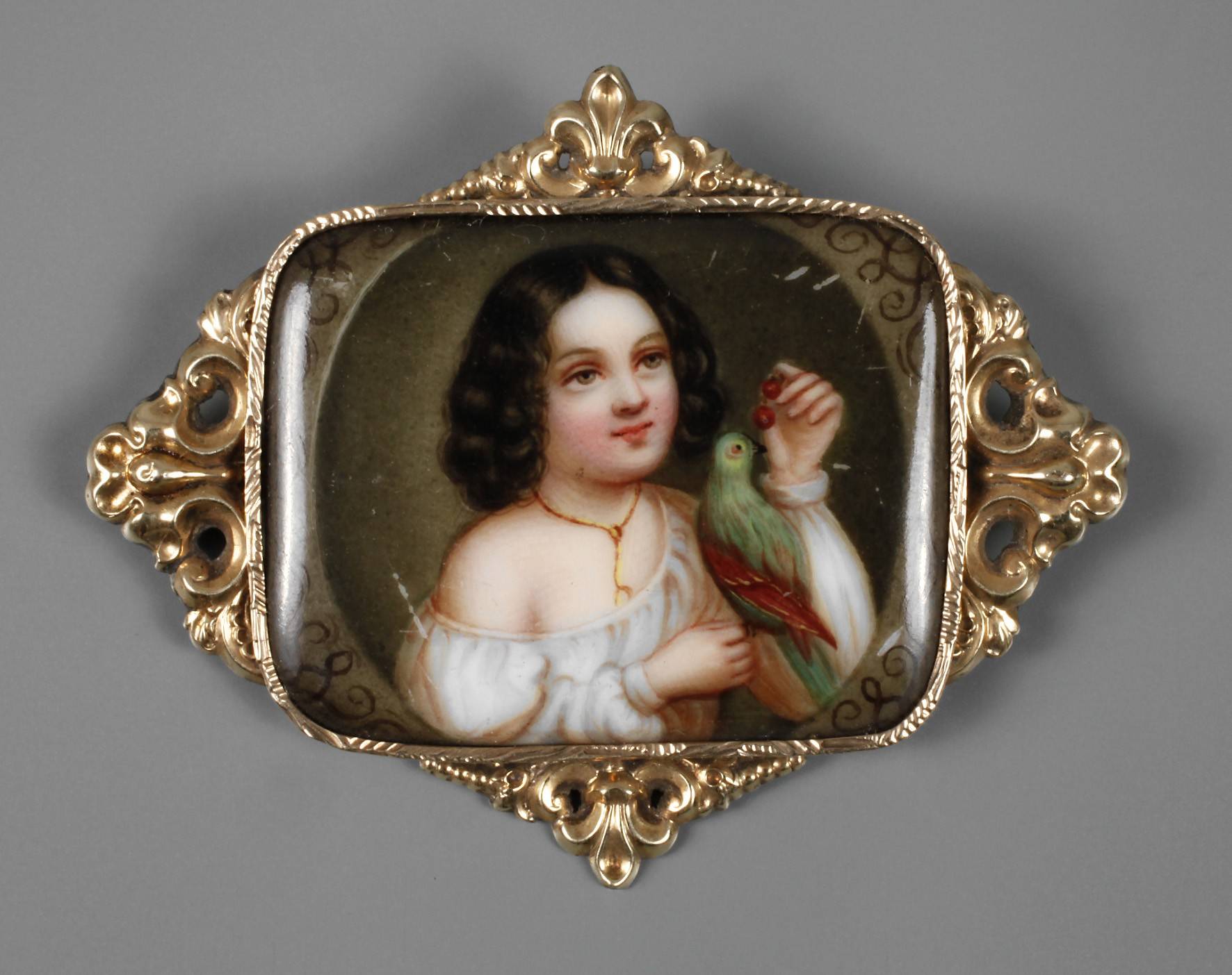 Brosche mit Porzellanminiatur