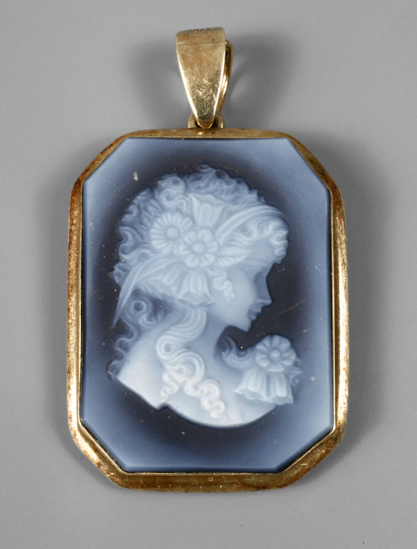 Anhänger mit Achatkamee