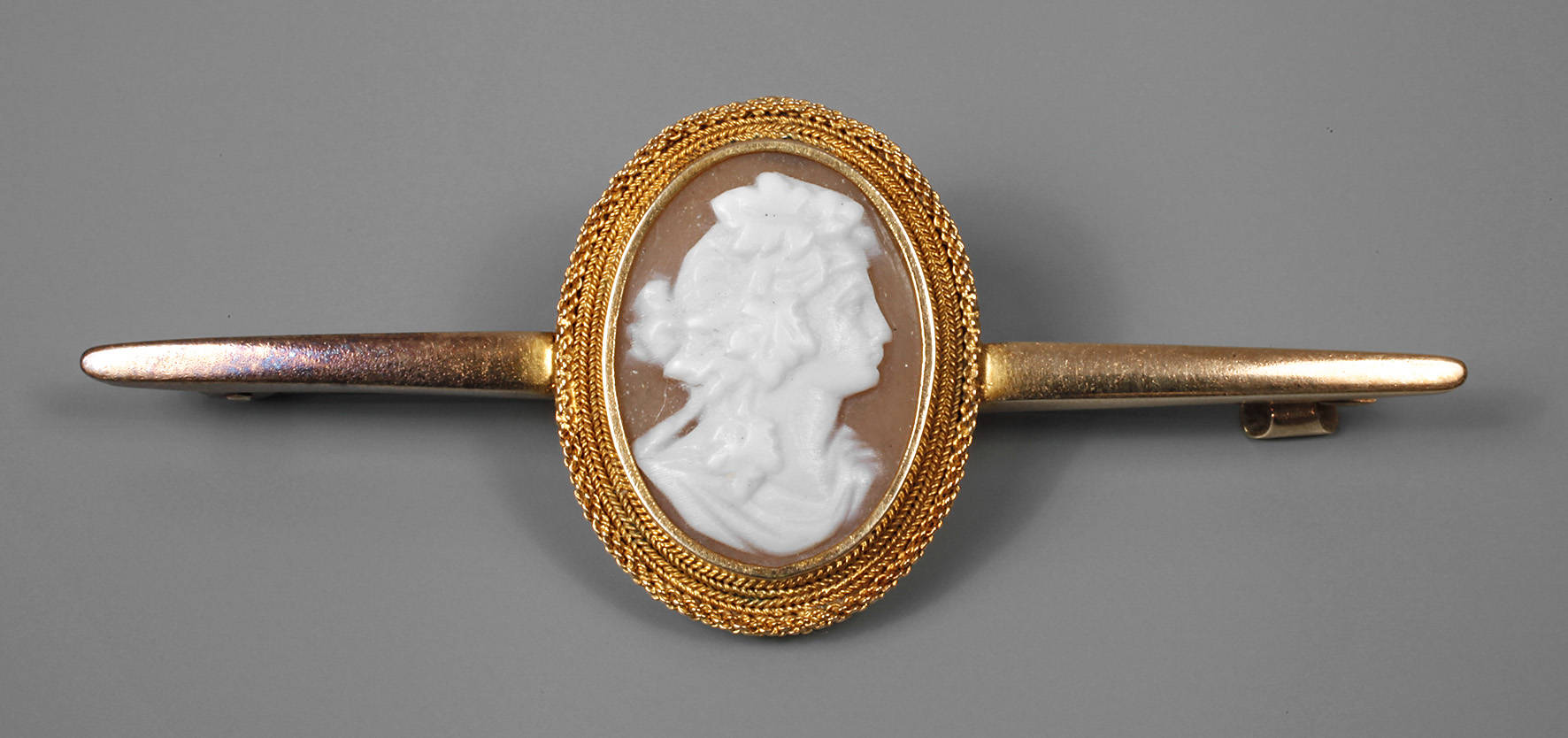 Anstecknadel mit Kamee