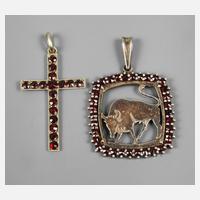 Zwei Anhänger mit Granatbesatz111