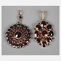 Zwei Granatanhänger111