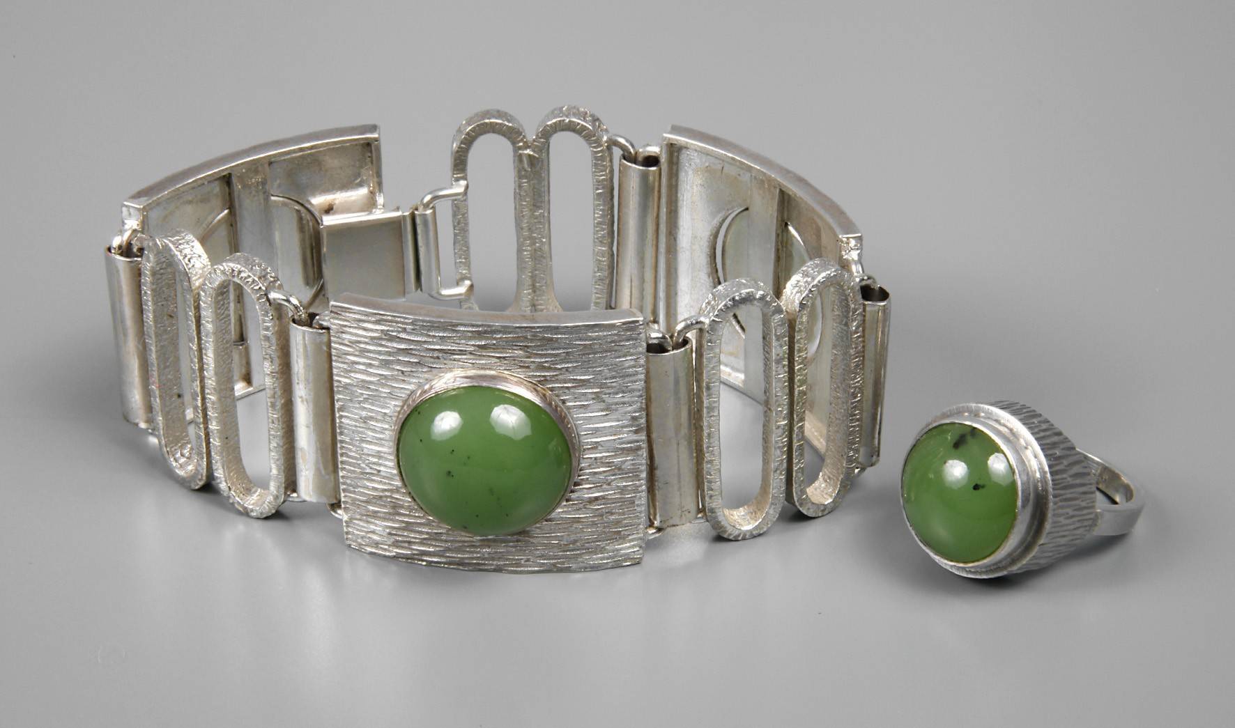 Schmuckset mit Chrysoprascabochons