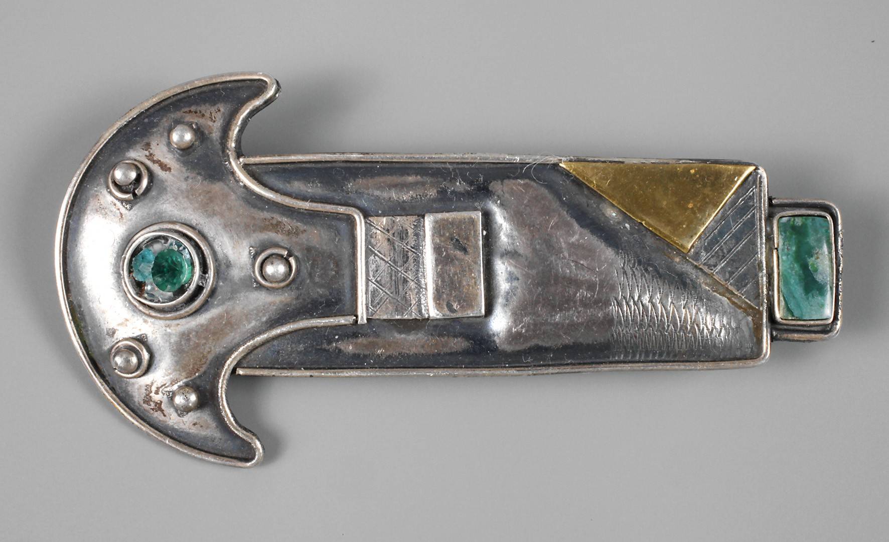 Silberbrosche mit Steinbesatz