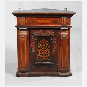 Eckschränkchen Neorenaissance